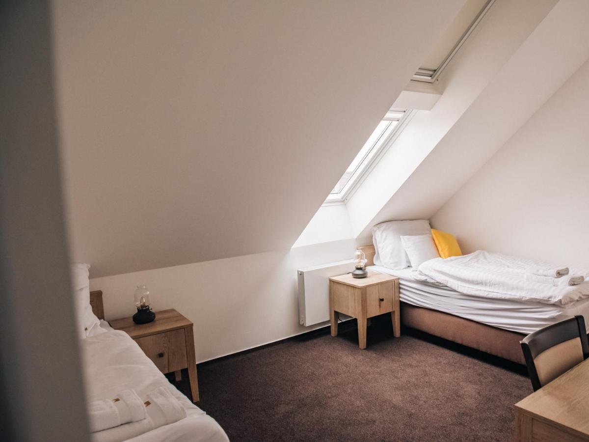 Krone Svätý Jur Exteriör bild