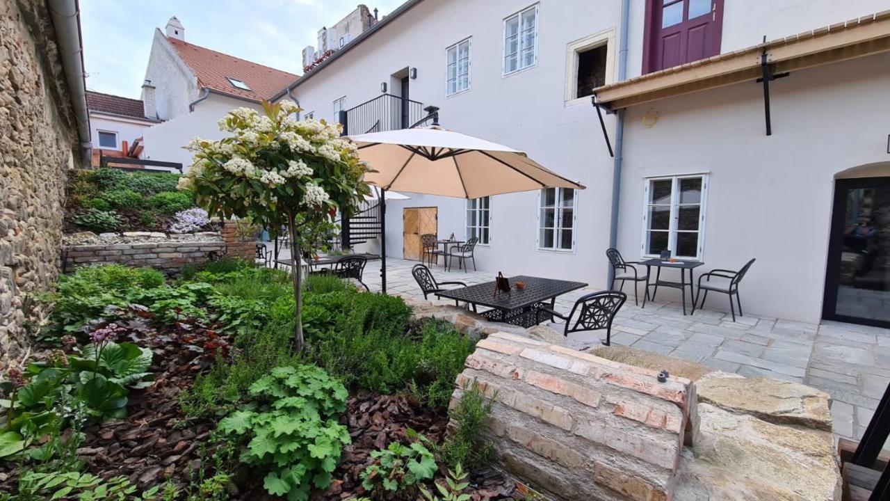 Krone Svätý Jur Exteriör bild